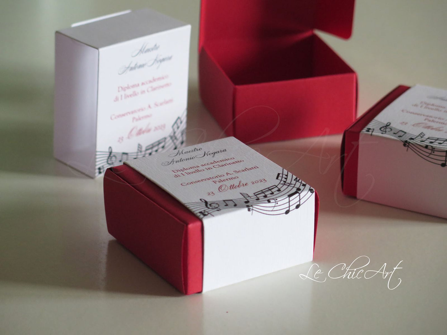 Scatoline Bomboniera Laurea Premium - Design Musica Maestro con Note Musicali - Packaging Luxury per Confetti Maxtris - Bomboniere Personalizzate Artigianali Italiane per Festa di Laurea