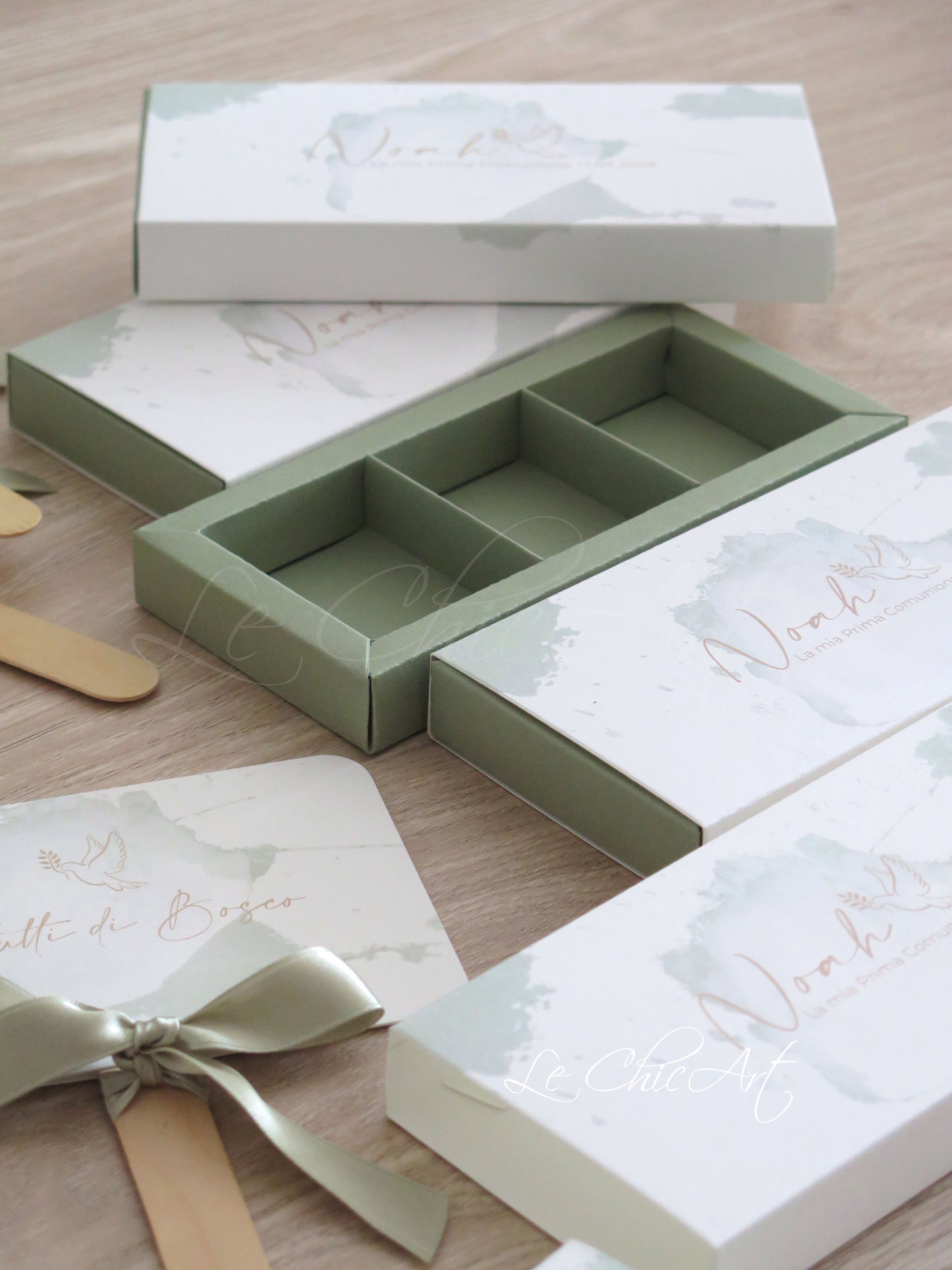 Set of 10 3-compartment favor boxes with powder blue or watercolor flowers