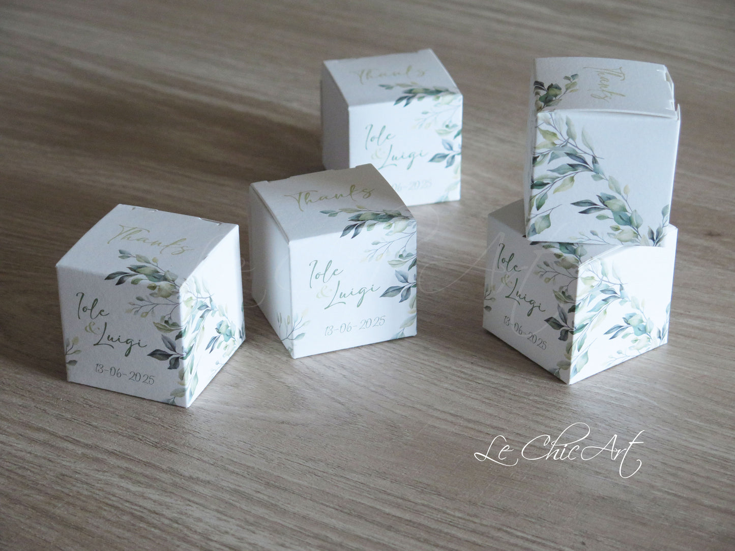 Scatola porta confetti matrimonio eucalipto design minimalista verde personalizzabile