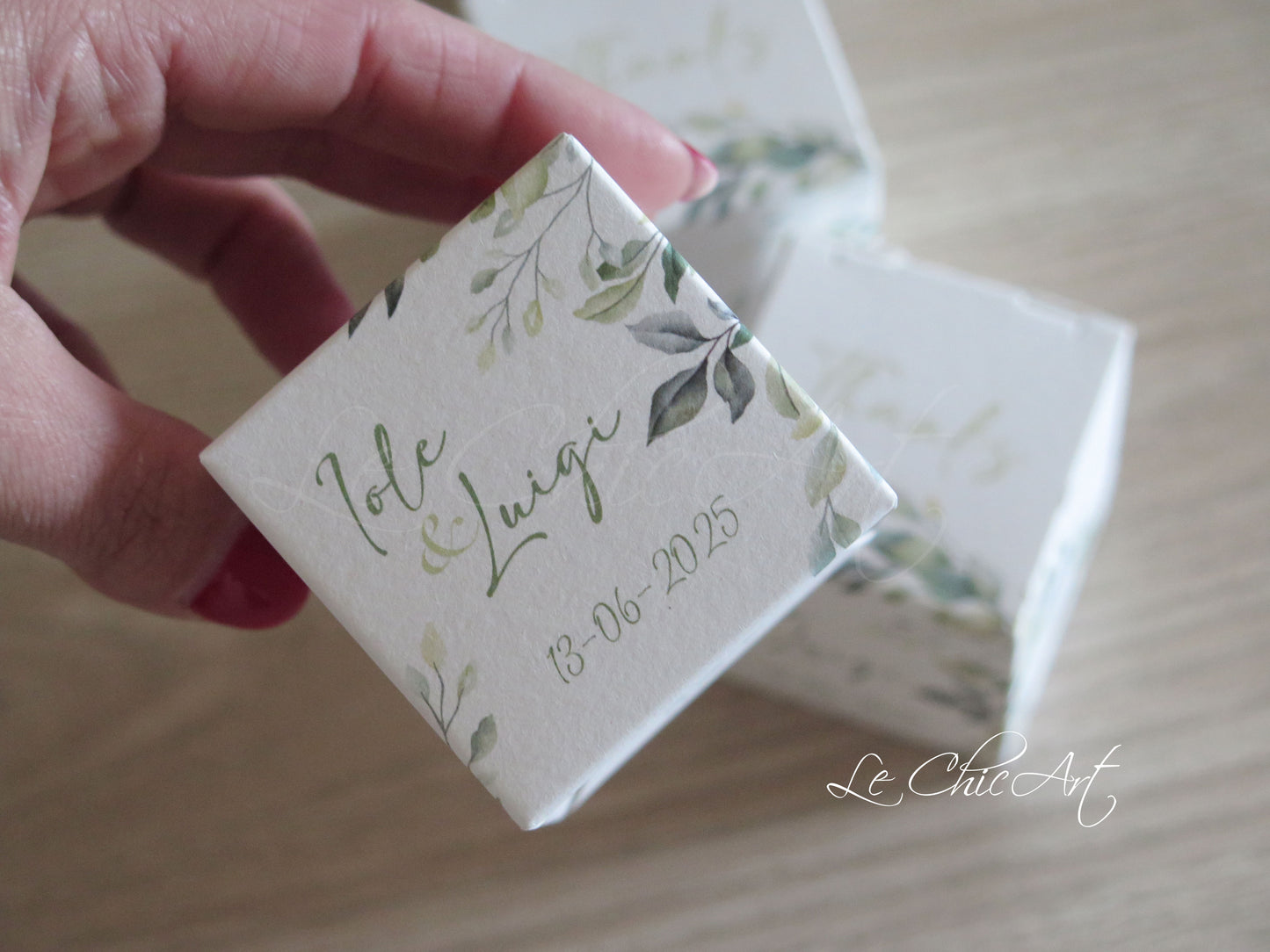 Bomboniere matrimonio eucalipto scatole porta confetti eleganti tavolo ricevimento