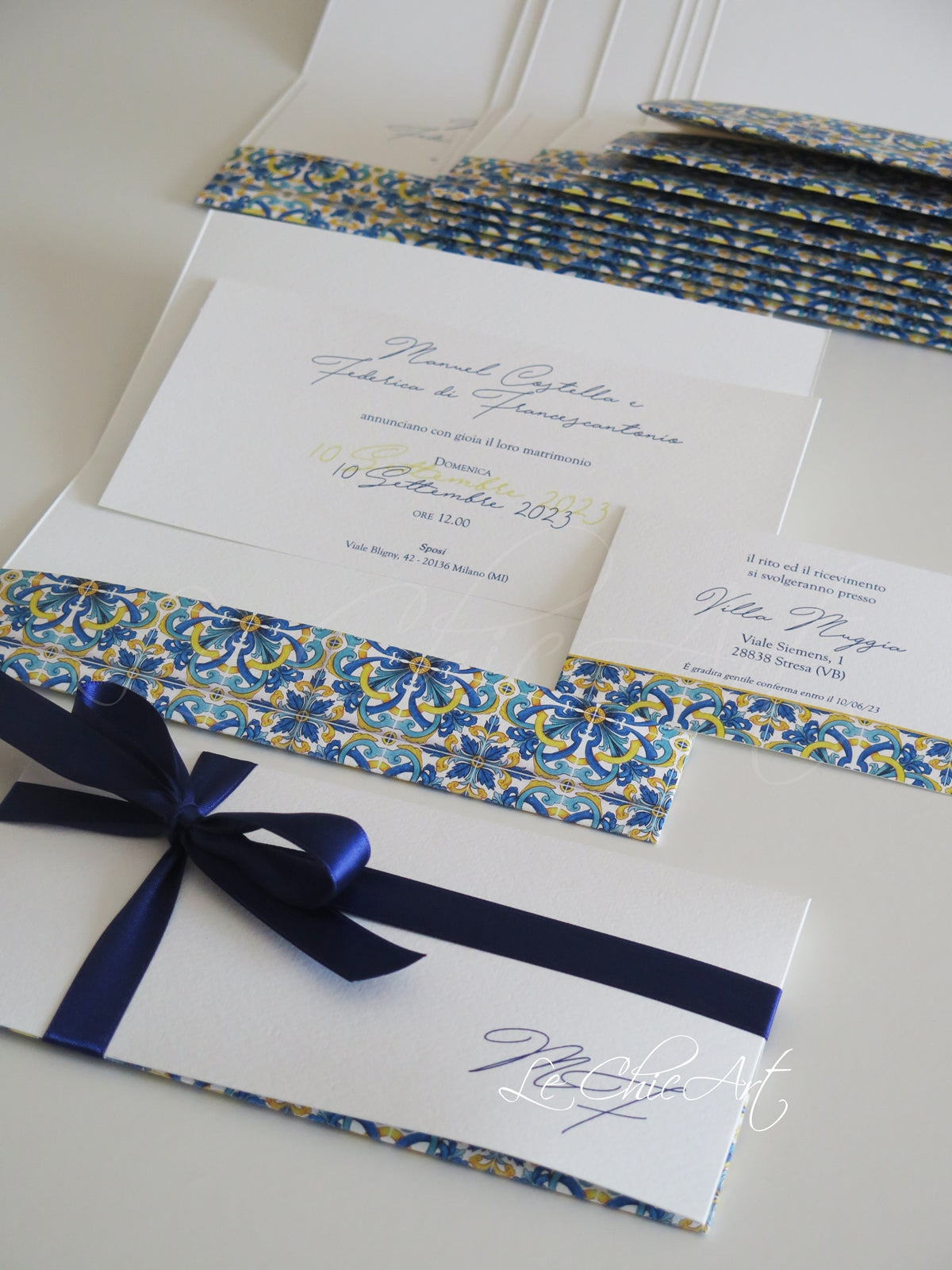 Partecipazione maiolica blu navy - pochette personalizzata