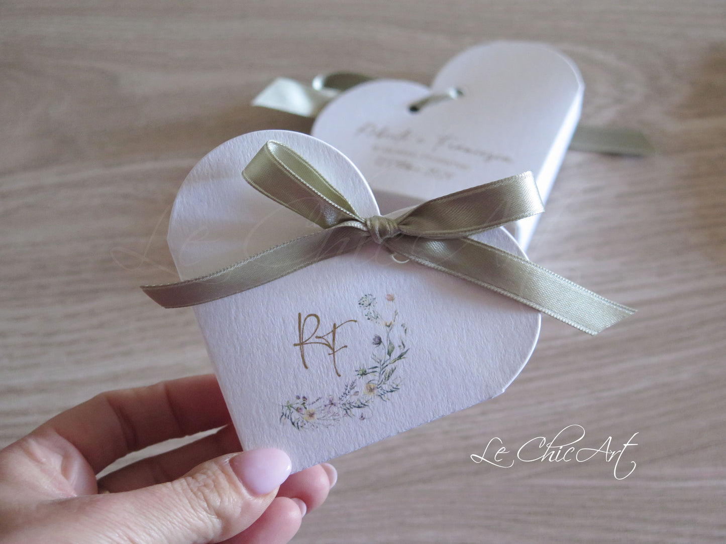 Bomboniere porta confetti cuore design floreale delicato per matrimonio personalizzabili