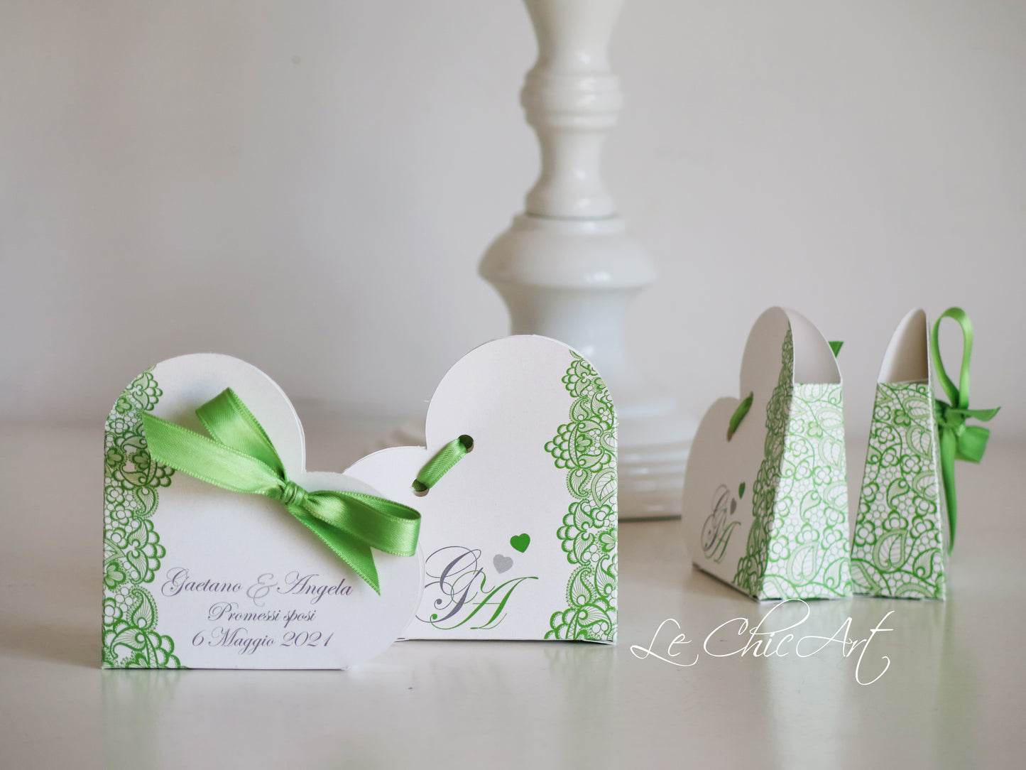 Scatole porta confetti cuore merletto raffinato eleganza classica promessa matrimonio