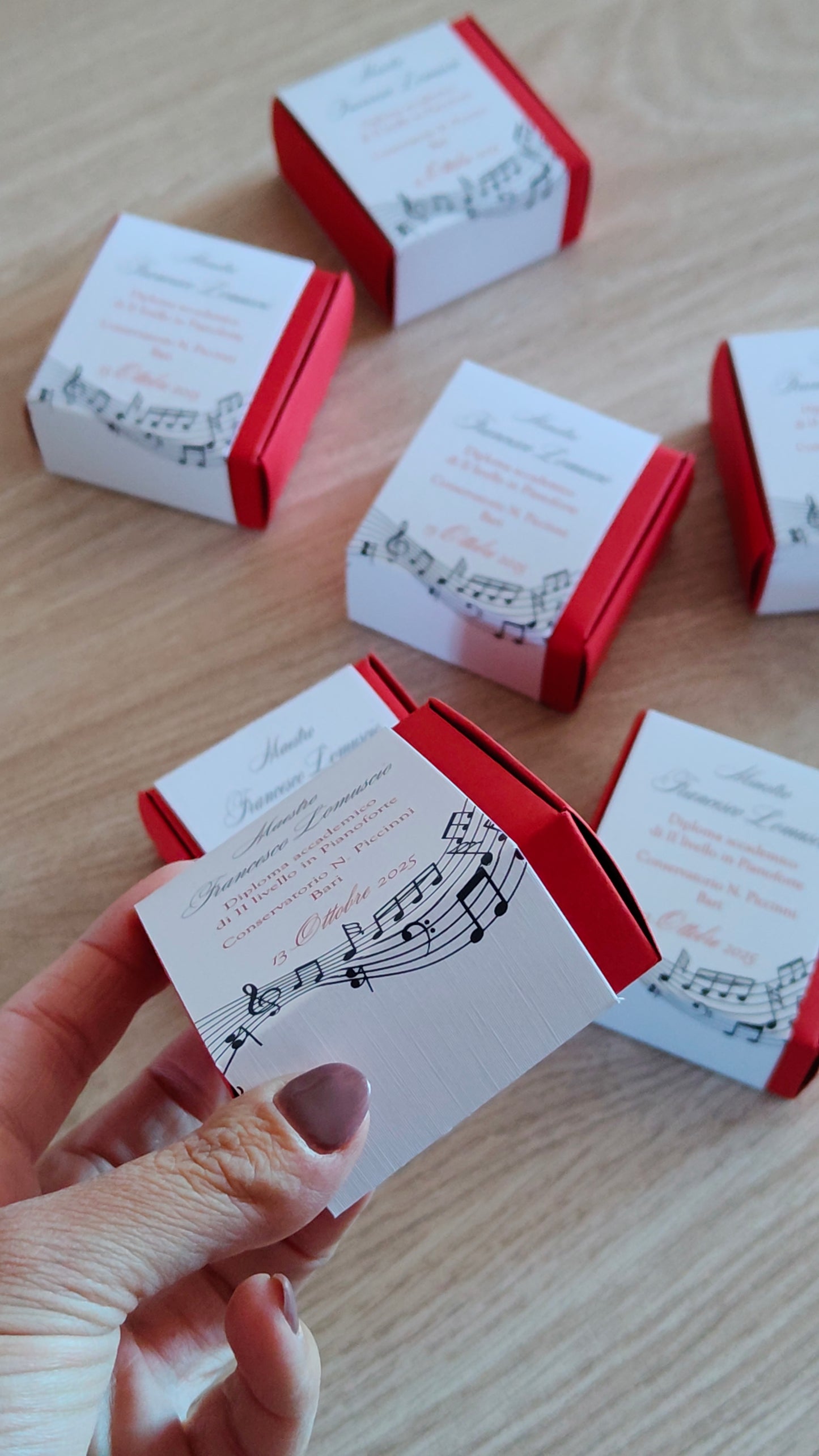 Set 20 Scatoline Bomboniera Laurea quadrate con fascia a sfilo - Musica Maestro