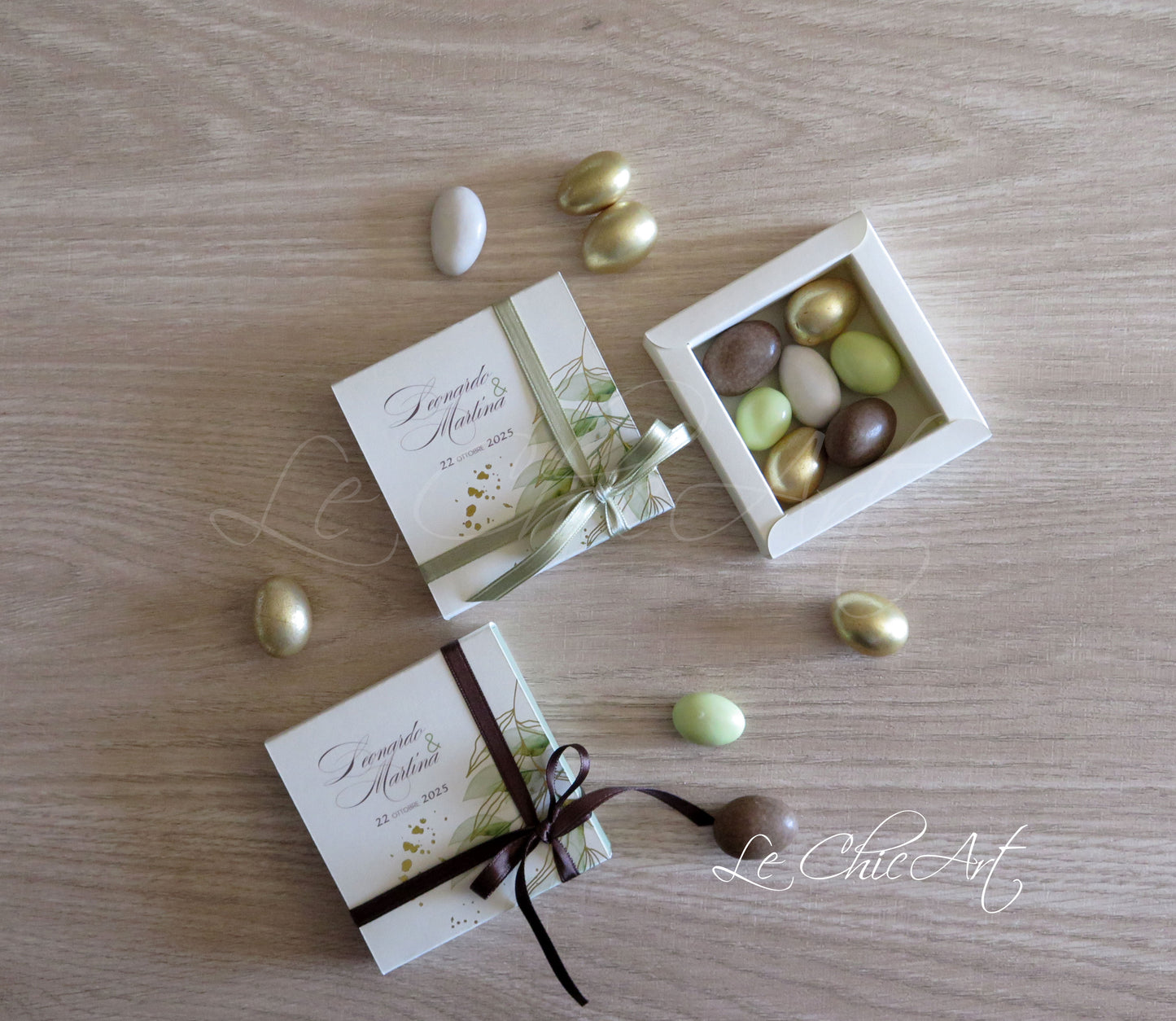 Scatola portaconfetti a sfilo cioccolato con grafica ulivo e dettagli oro lucido 8x8x2cm, bomboniera luxury botanica per matrimoni e cerimonie
