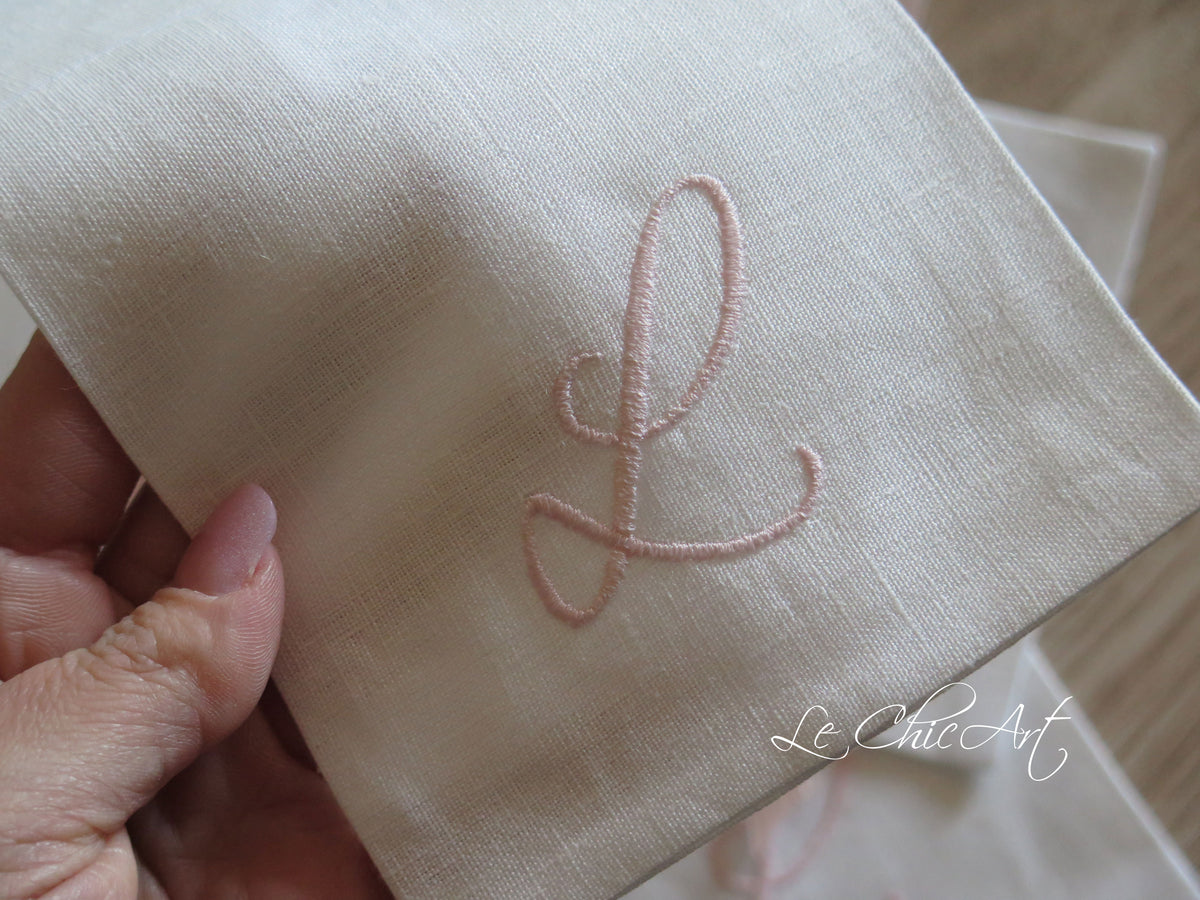 Set of pure linen tailor bags with personalized embroidery