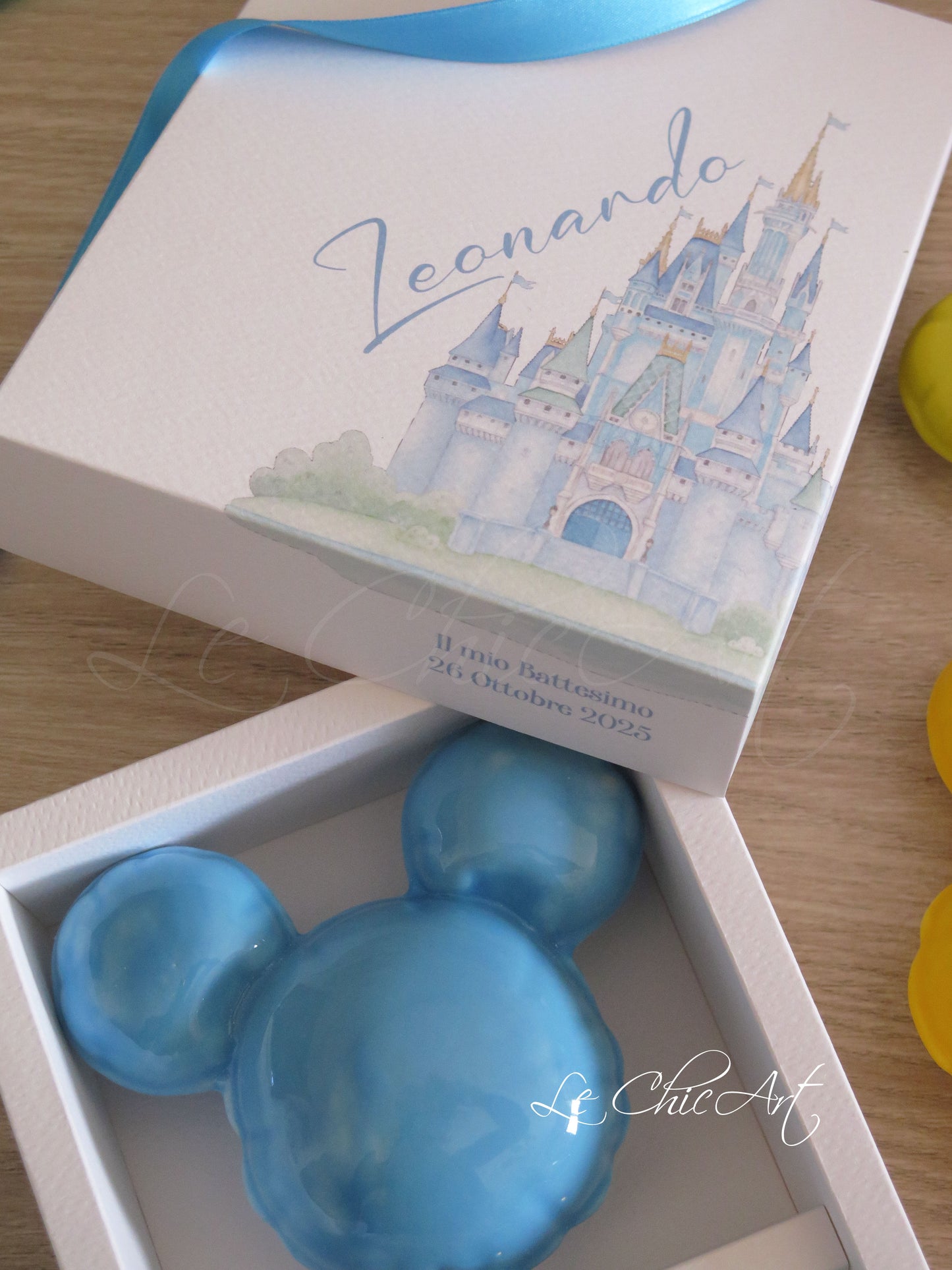 Bomboniera Minni e Topolino palloncino ceramica da appendere - dettaglio posteriore con gancio metallico e finitura ceramica lucida