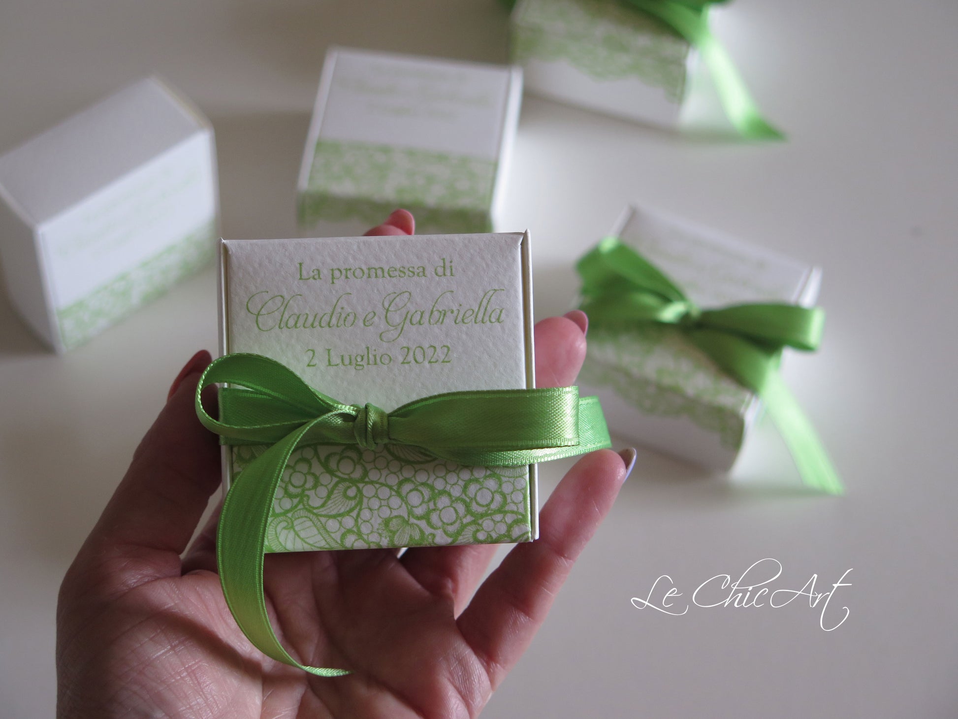 Bomboniere porta confetti merletto design romantico per promessa matrimonio
