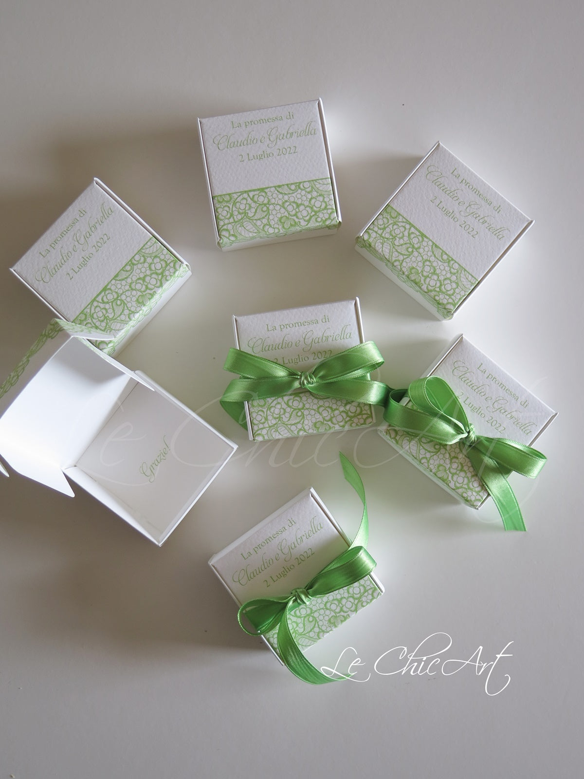 Bomboniere porta confetti merletto design romantico per promessa matrimonio
