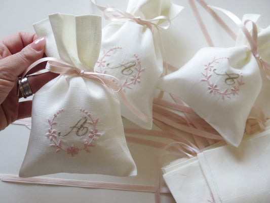 Set 10 sacchetti sartoriali eleganti in puro lino con ricamo personalizzato