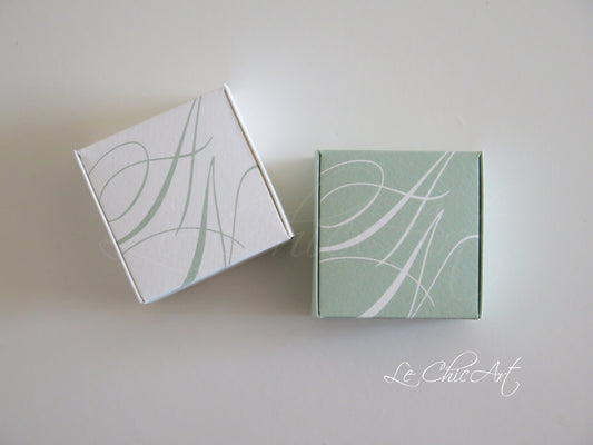 Scatola porta confetti promessa matrimonio verde salvia con iniziali personalizzate - design minimal elegante 6x6x3cm