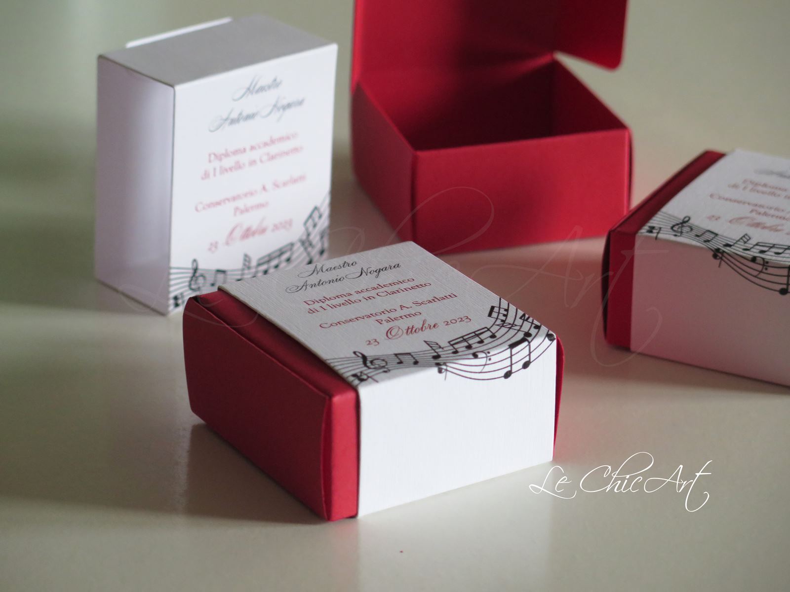 Scatoline Bomboniera Laurea Premium - Design Musica Maestro con Note Musicali - Packaging Luxury per Confetti Maxtris - Bomboniere Personalizzate Artigianali Italiane per Festa di Laurea