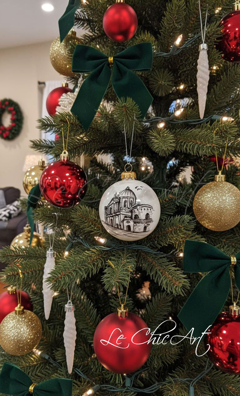 Palla ceramica dipinta a mano con Duomo di Brescia appesa all'albero di Natale – bomboniera laurea luxury Made in Italy – Le ChicArt