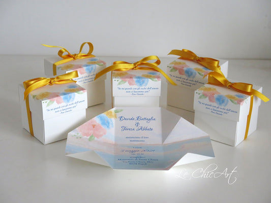 Partecipazioni matrimonio scatola cubo elegante con decorazioni peonie - vista frontale