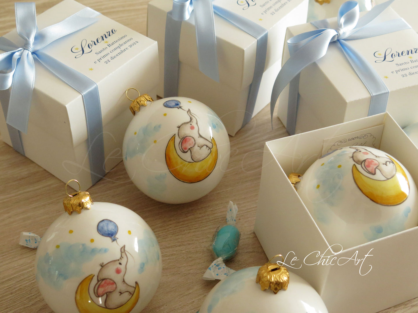 Bomboniera battesimo ceramica elefantino portafortuna azzurro - Palla personalizzata bimbo Ø8,5cm con scatola artigianale italiana