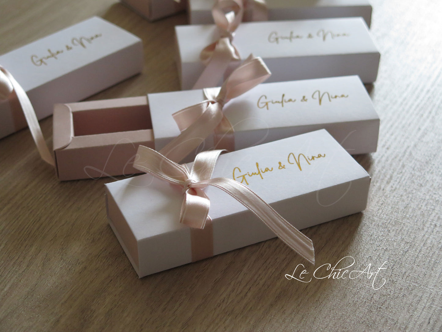 Set of 20 Luxury birth confetti boxes with shiny gold name