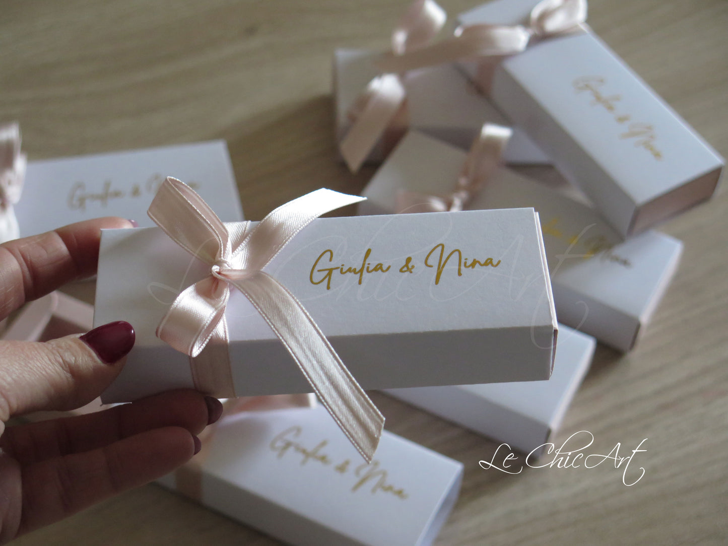 Set of 20 Luxury birth confetti boxes with shiny gold name