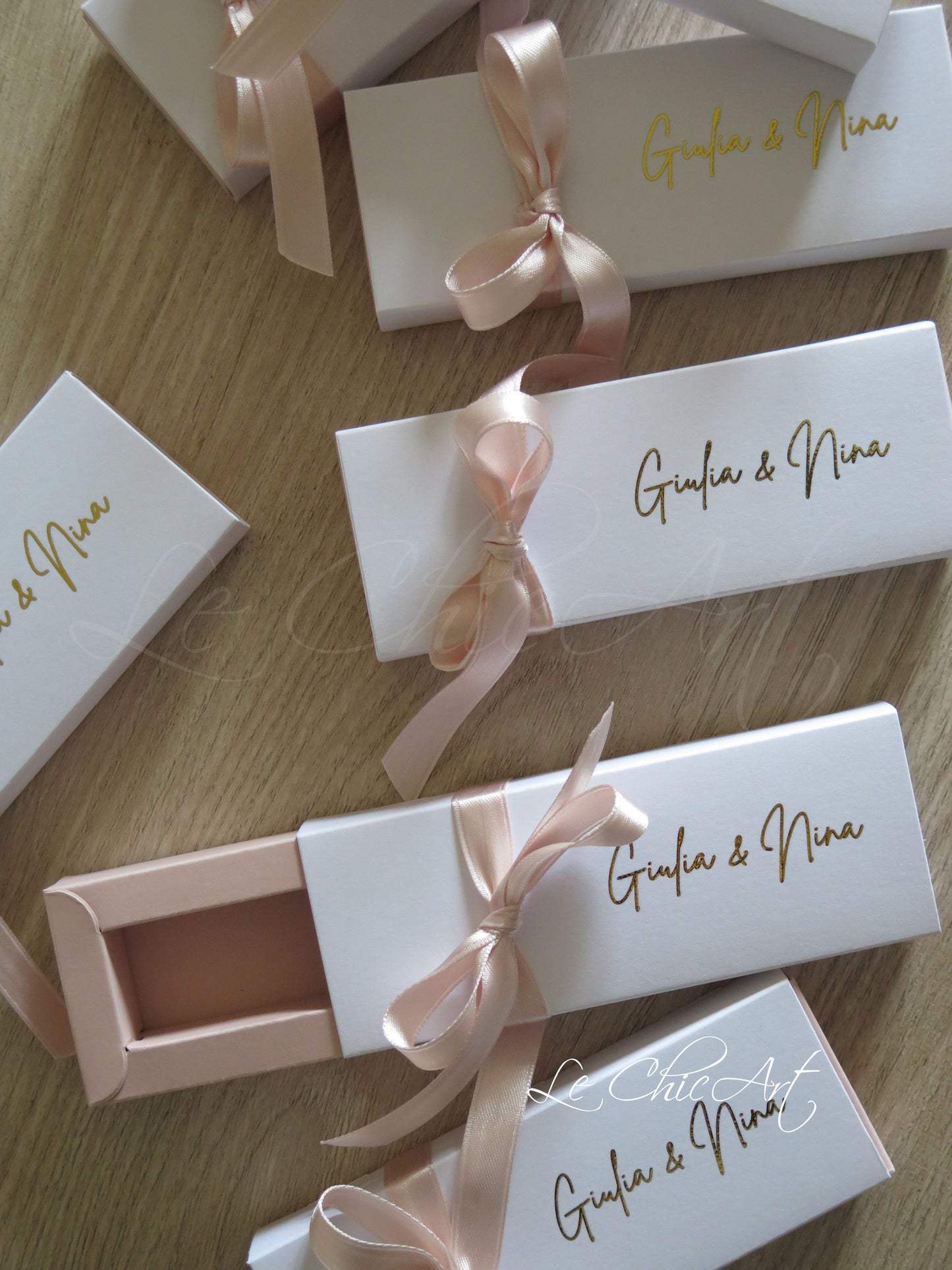 Set of 20 Luxury birth confetti boxes with shiny gold name