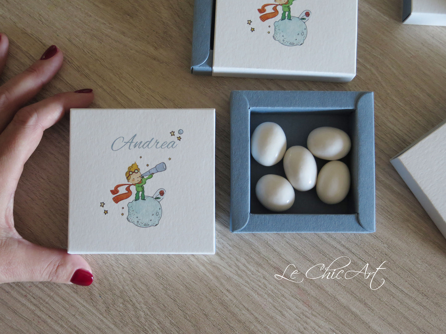 Set 20 scatoline portaconfetti nascita Il Piccolo Principe con apertura a sfilo, personalizzate con nome e data, bomboniere artigianali Made in Italy
