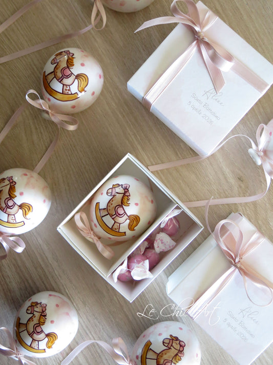 Bomboniera battesimo bambina cavalluccio a dondolo ceramica dipinta a mano rosa cipria – Le ChicArt 