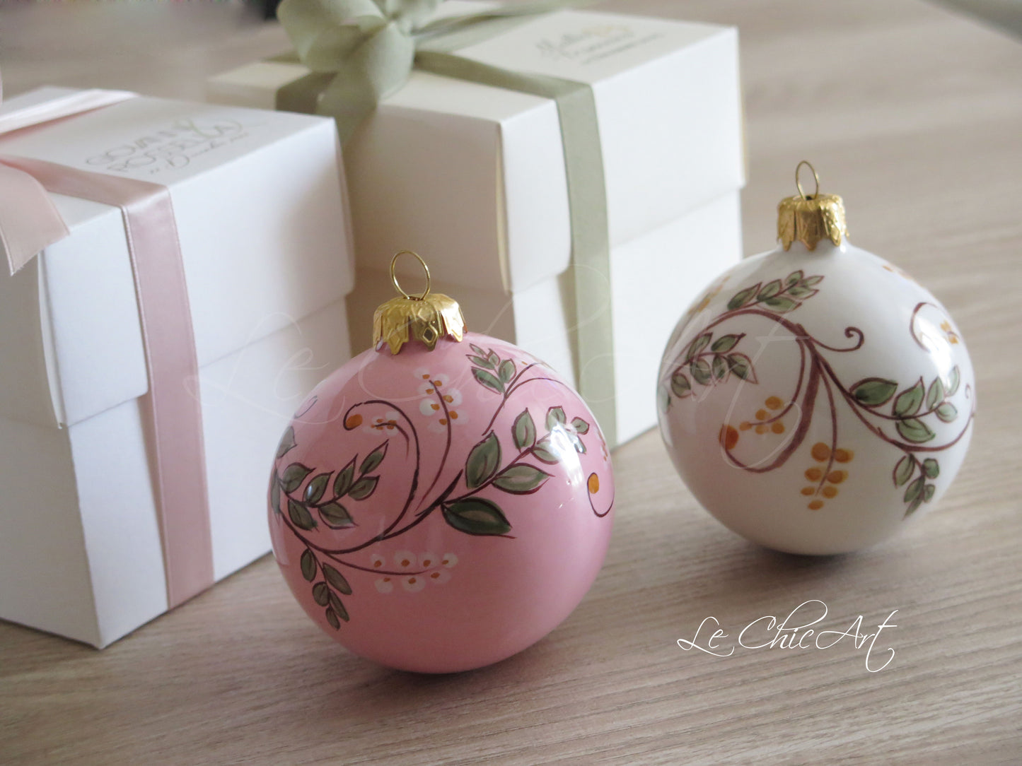 Palla ceramica rosa cipria decorazione floreale bomboniera matrimonio confezionata scatola artigianale personalizzabile nome evento