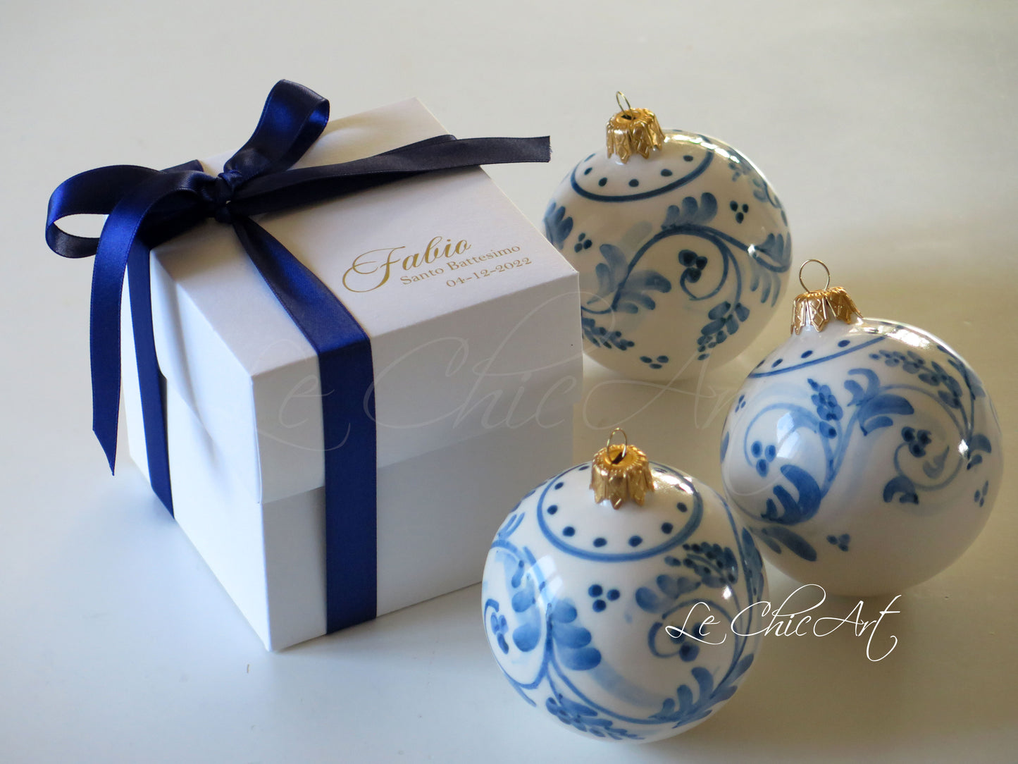 Ceramica artistica italiana dipinti floreali blu intenso matrimonio - Bomboniera luxury maiolica Ø8,5cm scatola artigianale inclusa