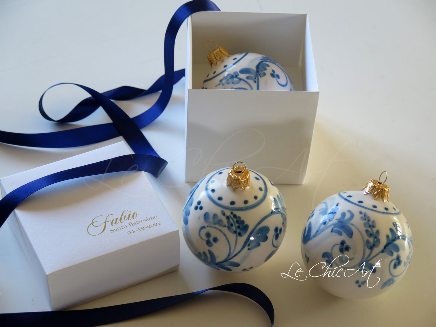 Palla ceramica maiolica deco floreale blu matrimonio battesimo - Bomboniera luxury dipinta a mano personalizzata Ø8,5cm Made in Italy