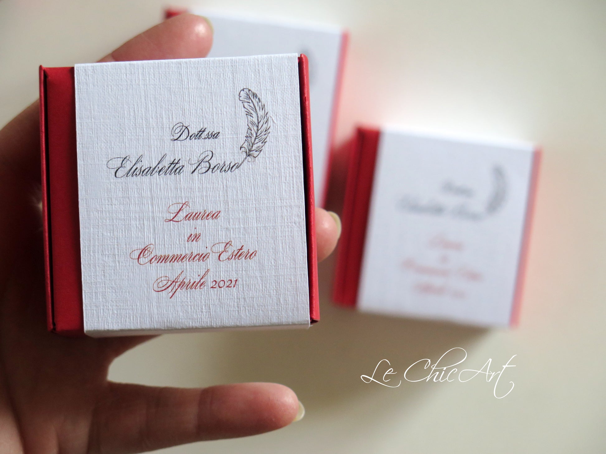 Set Bomboniere Laurea Eleganti - Packaging Premium con Pennino Dorato - Scatoline Portaconfetti Personalizzabili Artigianali Italiane per Cerimonia di Laurea commercio estero
