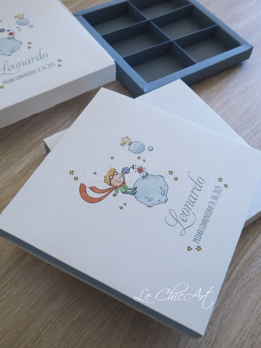 Scatola degustazione 6 scomparti Piccolo Principe color avio carta da zucchero 17x17x2cm per comunione