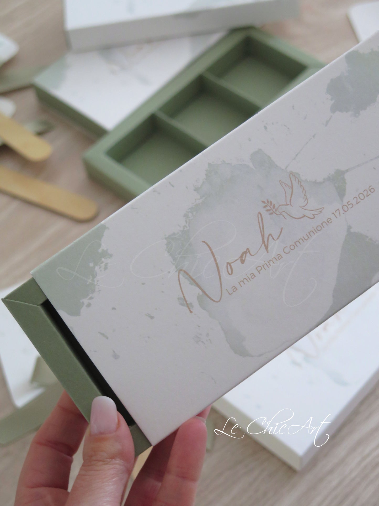 Set of 10 3-compartment favor boxes with powder blue or watercolor flowers