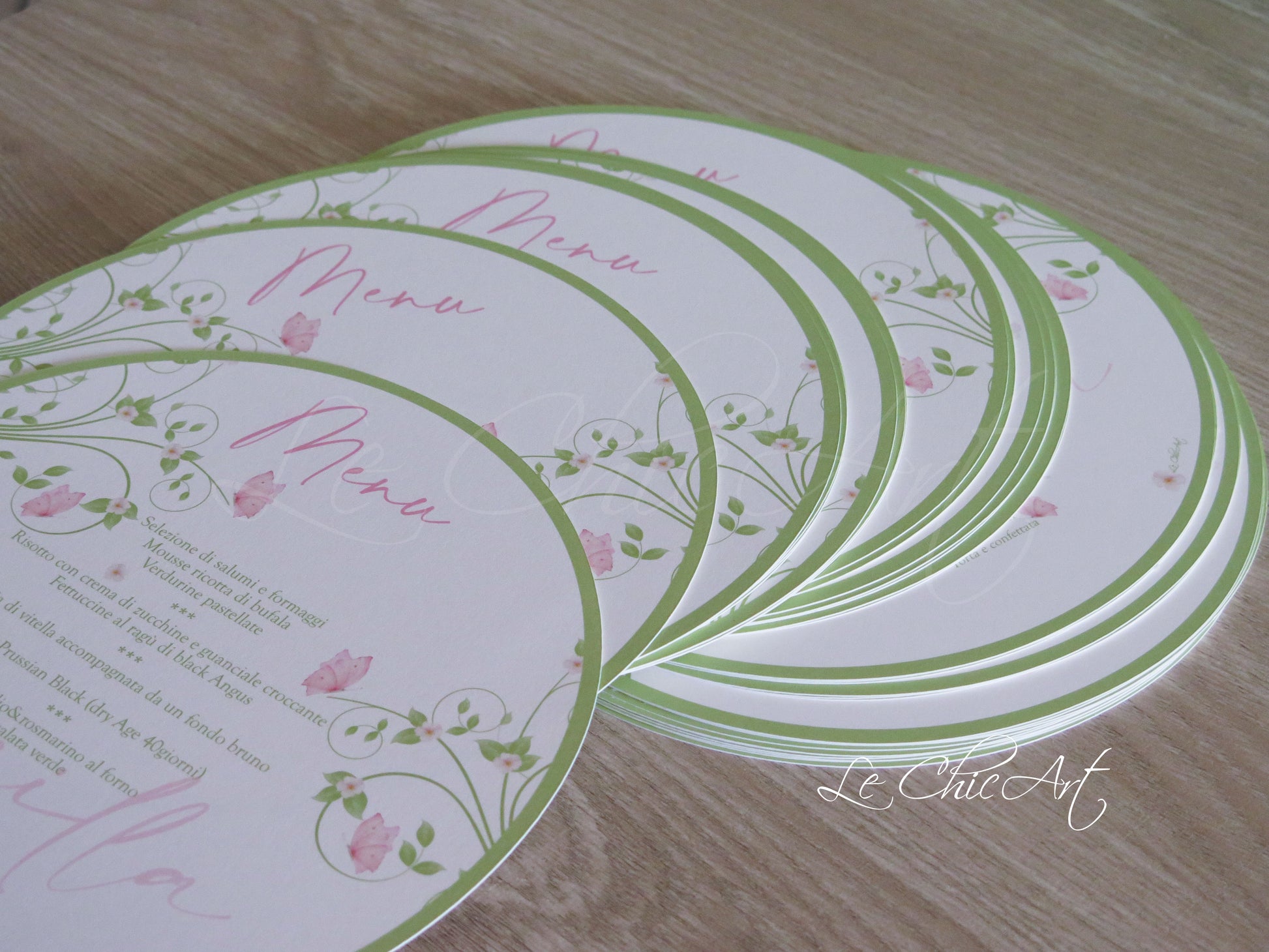 Menù Comunione Eleganti - Segnaposto Tondi Fiori e Farfalle Design Delicato per Allestimento Tavola Comunione Premium - Cartoncino 300gr Professionale