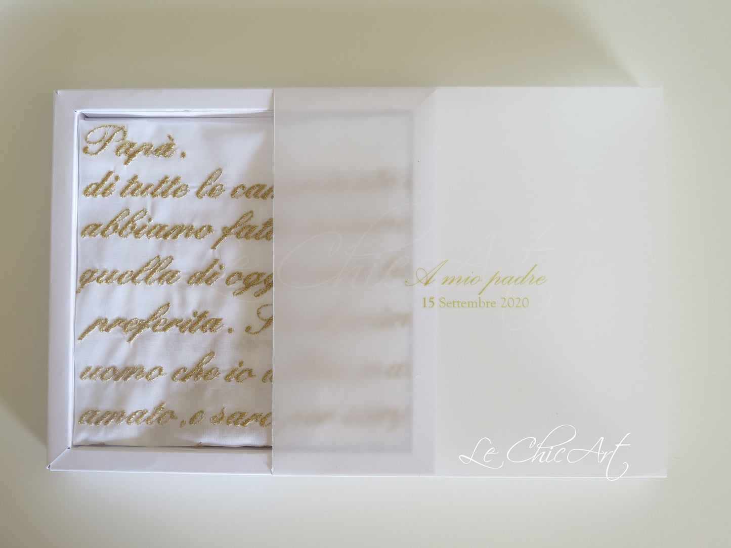 Fazzoletto matrimonio con ricamo in filato oro dedica "A mio padre" - cotone percalle, scatola personalizzata giallo ocra - Le ChicArt Lab