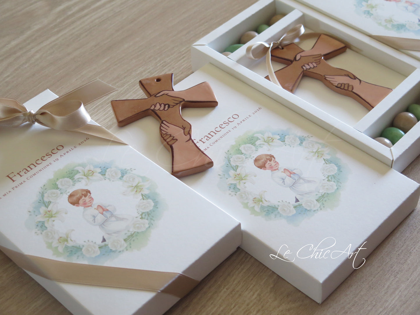 Set of 10 hand-painted ceramic cross favors, for Communion and Confirmation, made in Italy.