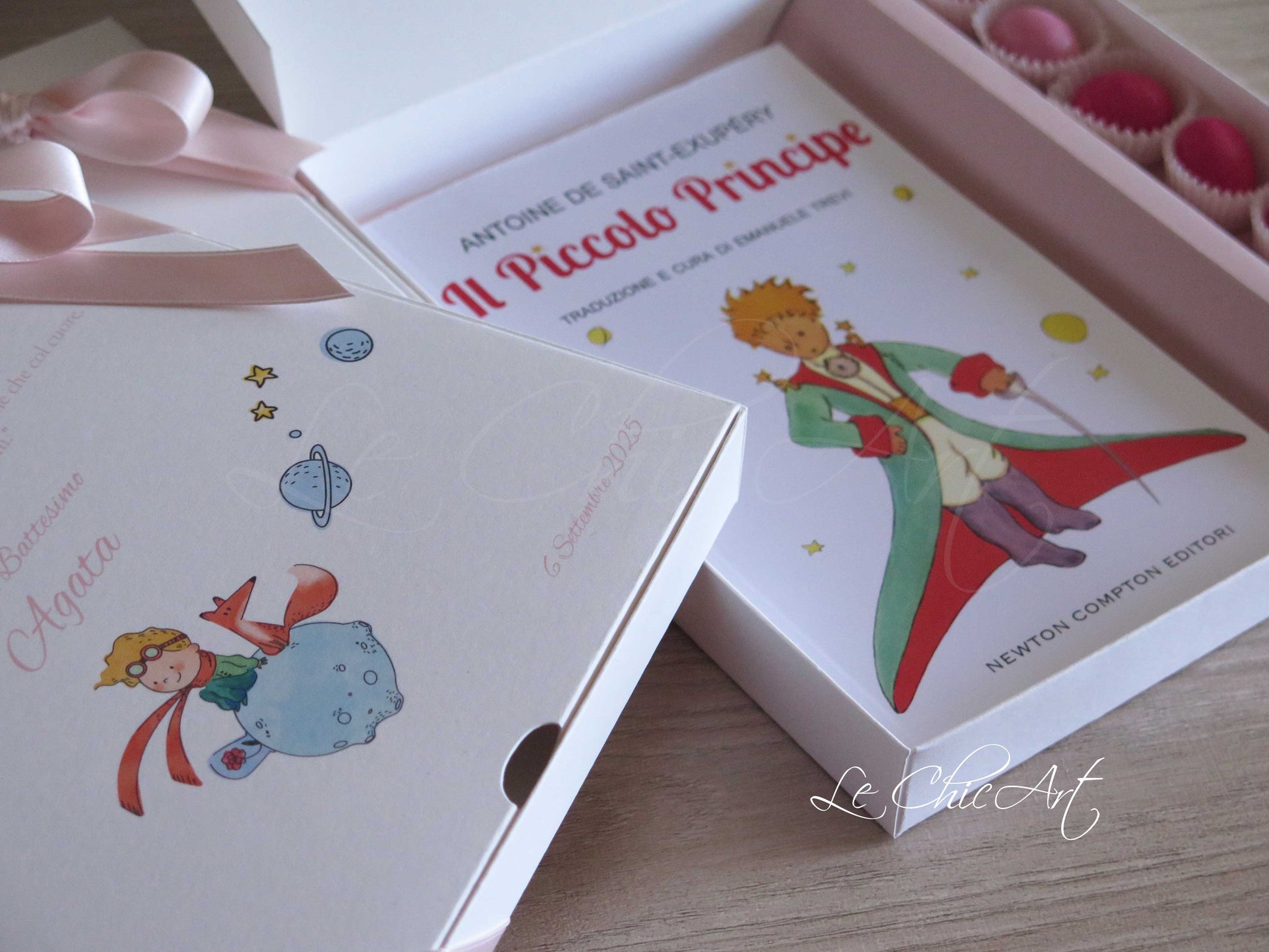 "Bomboniere luxury Il Piccolo Principe rosa cipria - Confezione elegante 20x21x2,5cm con 7 confetti Maxtris e pirottini carta premium"
