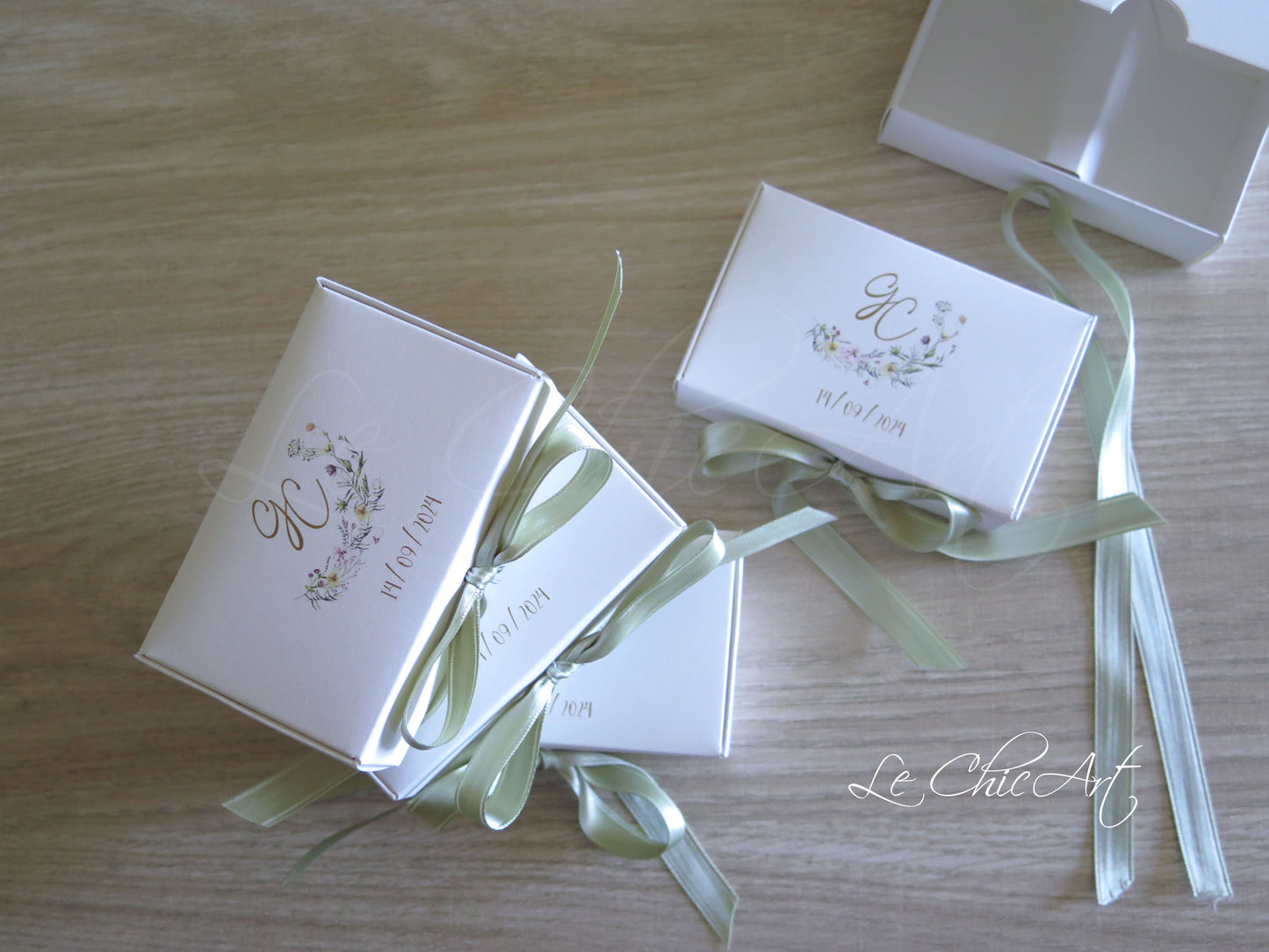 Bomboniere Matrimonio Luxury - Set Scatoline Degustazione 2 Scomparti 10x6x3cm Fiori di Campo Verde Salvia con Nastro Doppio Raso - Made in Italy