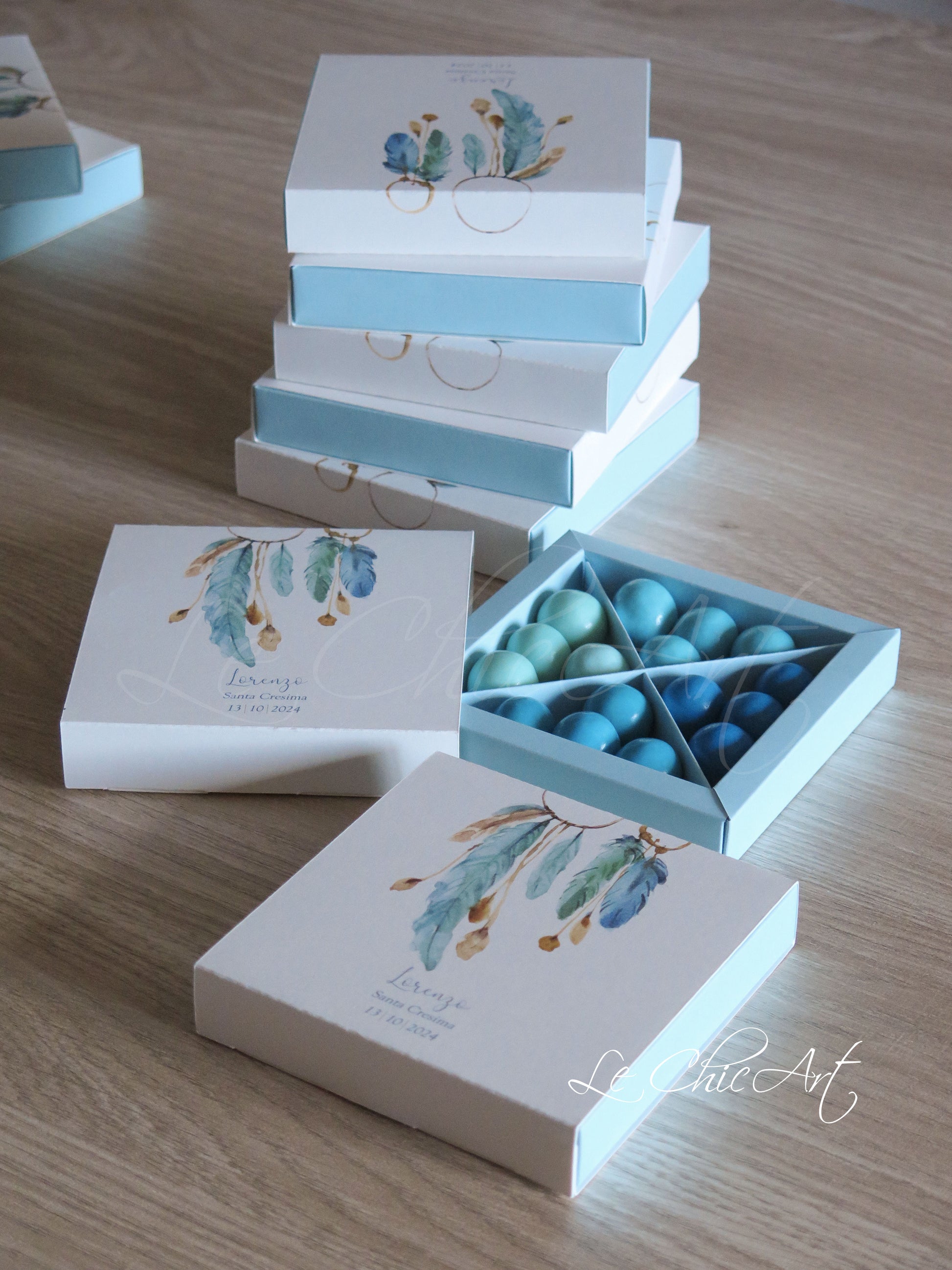 Set 10 scatole 4 scomparti azzurro acchiappasogni piume cresima 11x11x2cm