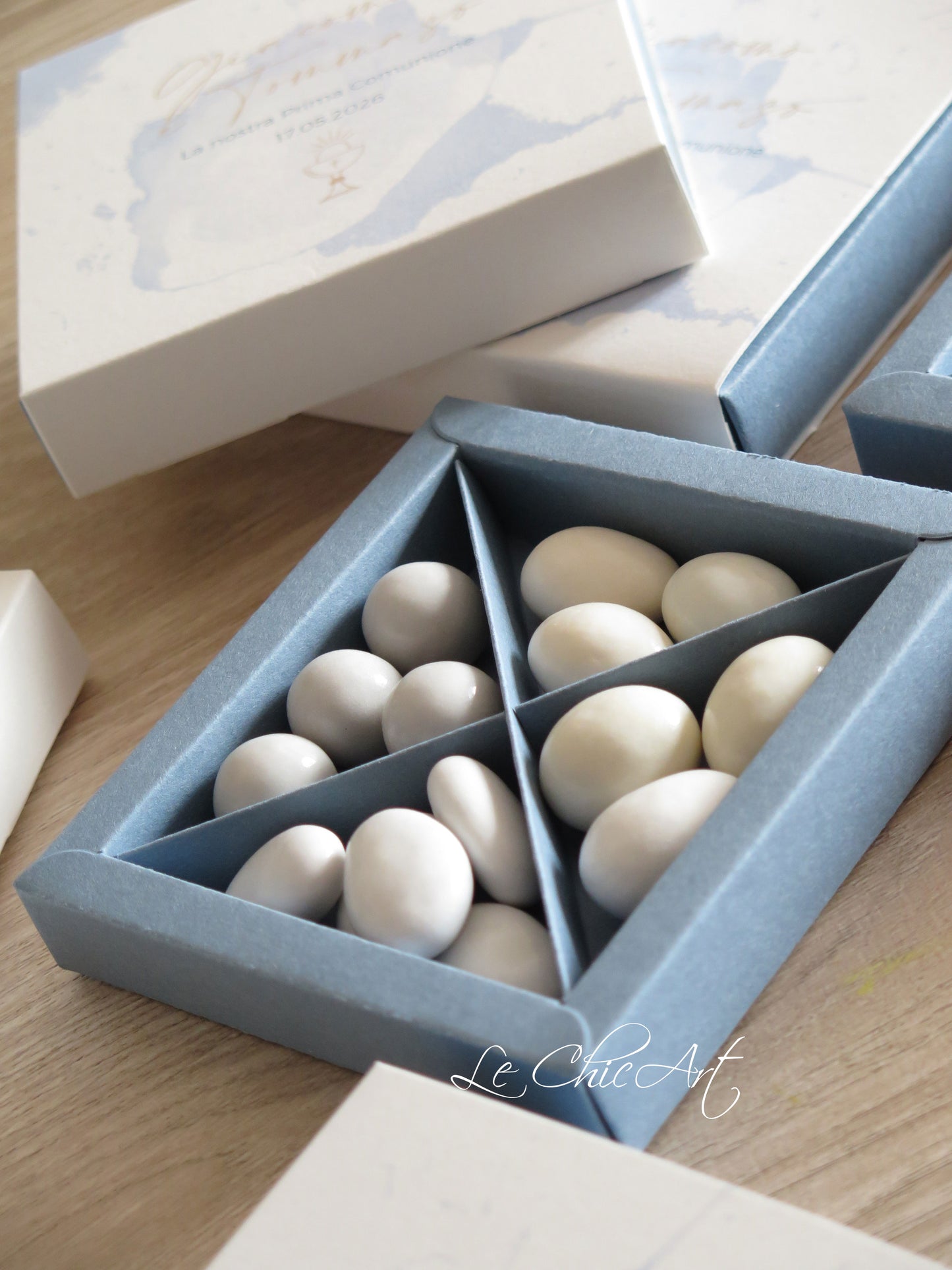 Set 10 Scatole Porta Confetti 4 Scomparti – Pennellate Azzurro Polvere | Prima Comunione