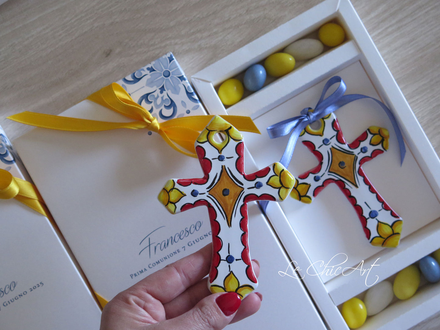  croce ceramica dipinta a mano rosso giallo blu
