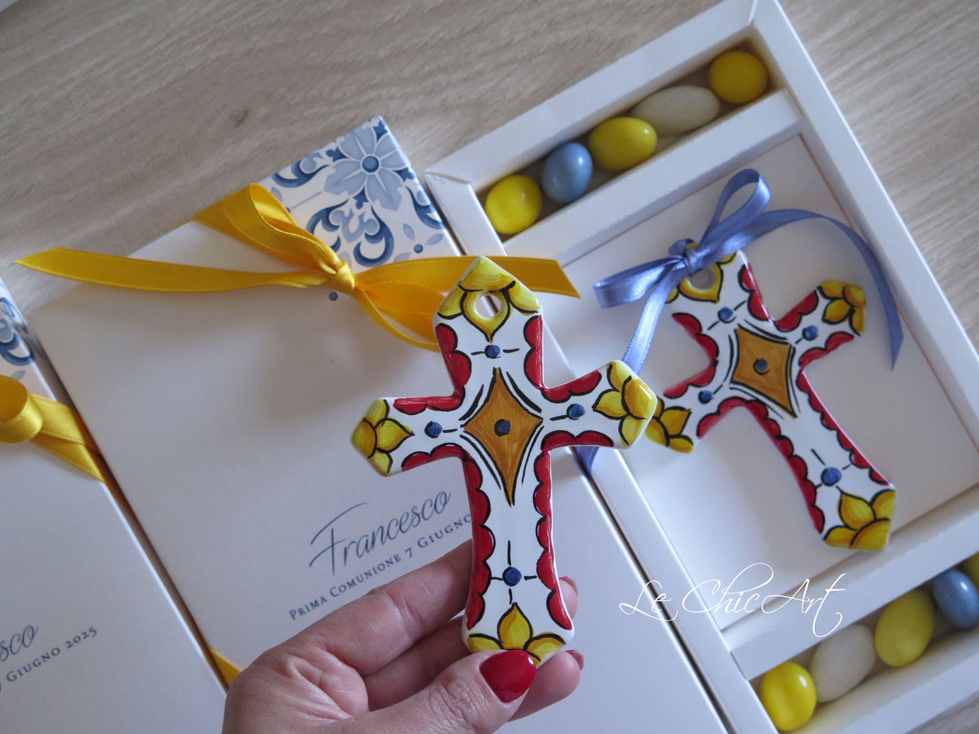  croce ceramica dipinta a mano rosso giallo blu