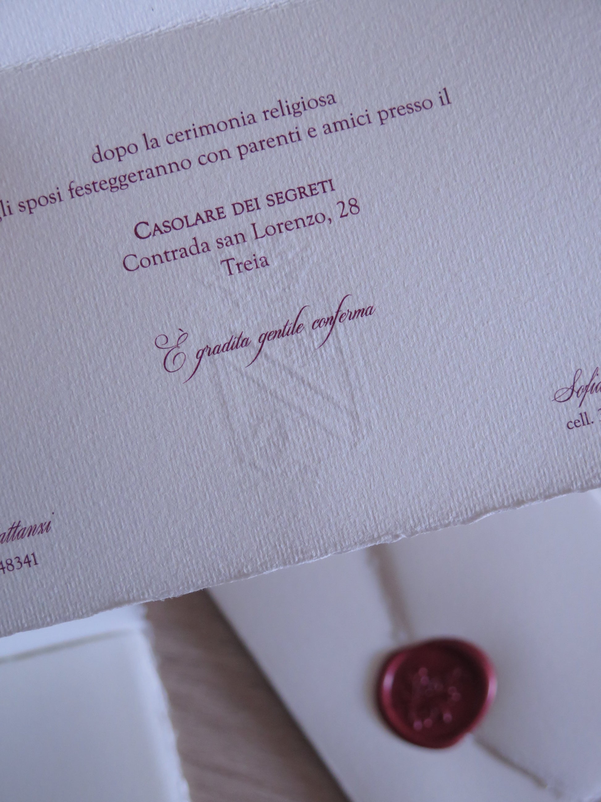 Dettaglio partecipazione Amalfi bordeaux sigillo ceralacca floreale