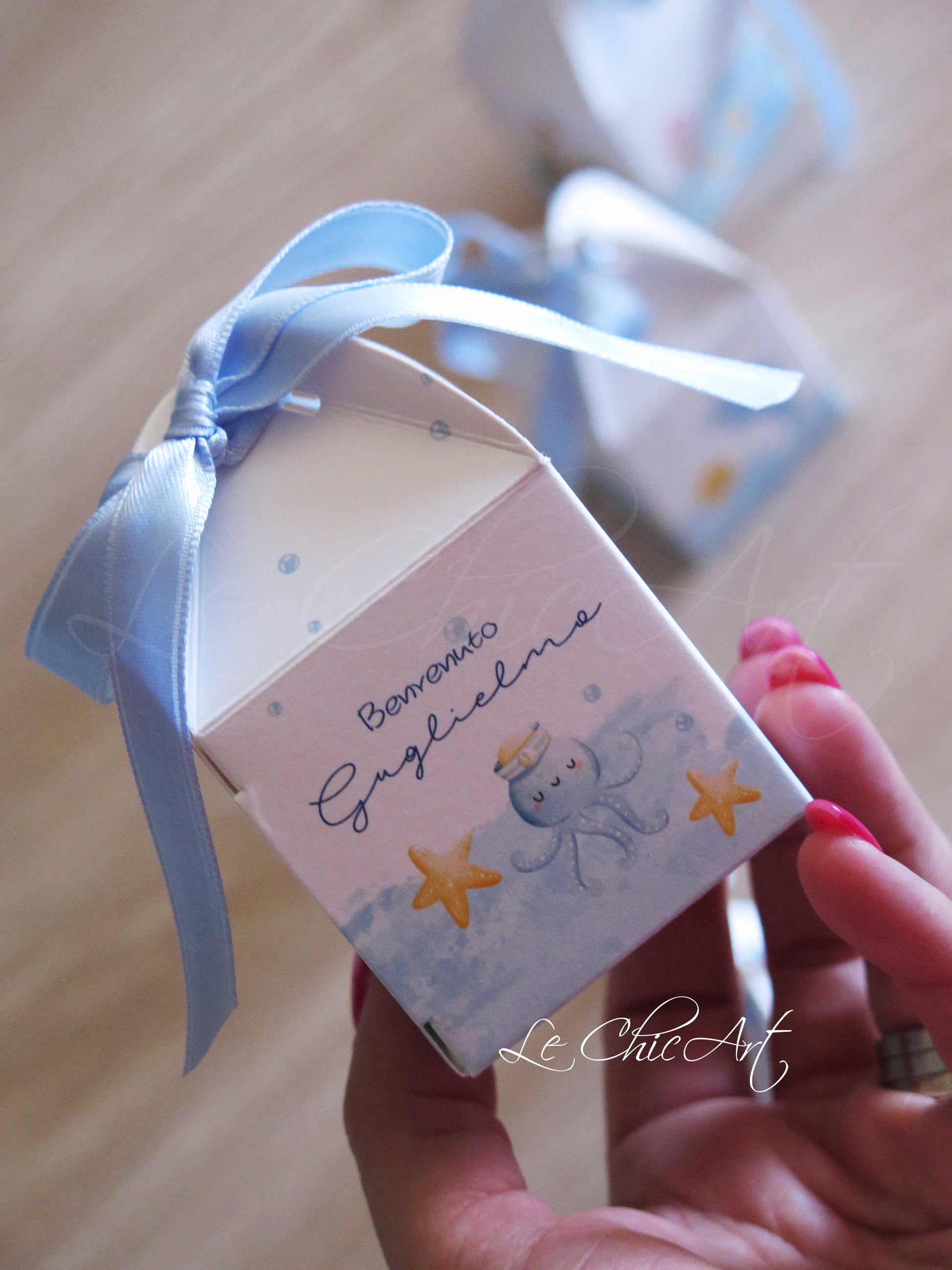 Porta confetti nascita bimbo premium tema marino - Lanterne azzurre con decorazioni faro napoletano, stelle marine e pesci per bomboniere esclusiv