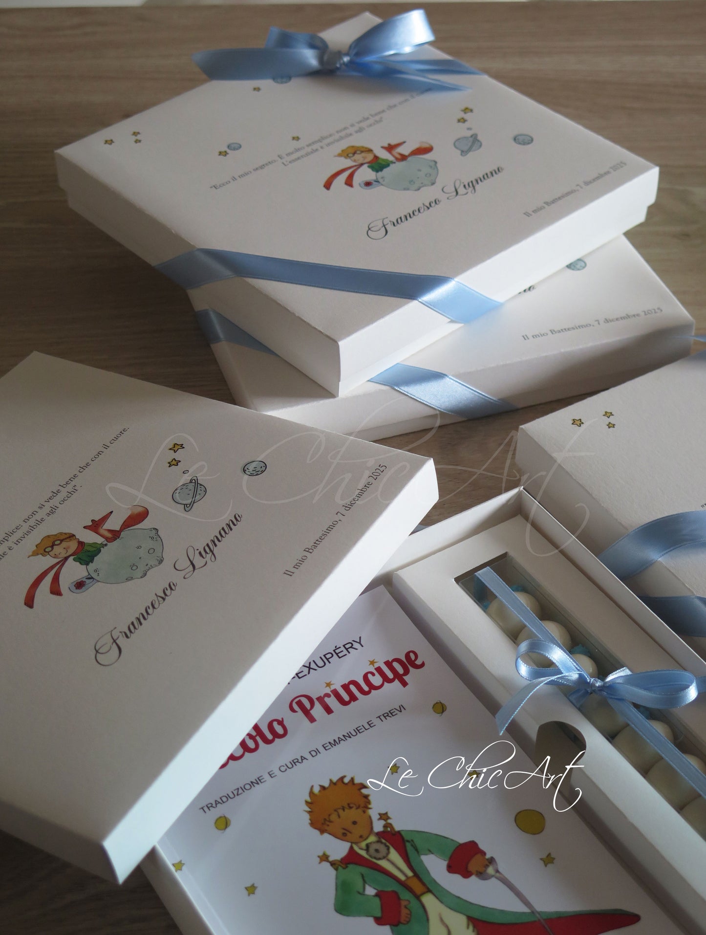 Libro bomboniera Il Piccolo Principe con citazione celebre e palloncino azzurro, confezionato in scatola regalo personalizzata