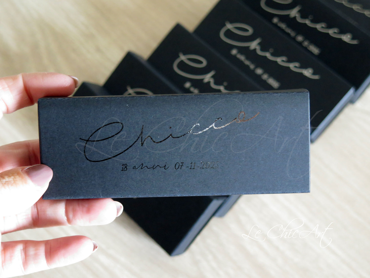 Bomboniere eleganti 18 anni argento lucido, scatole a sfilo premium per maggiore età

