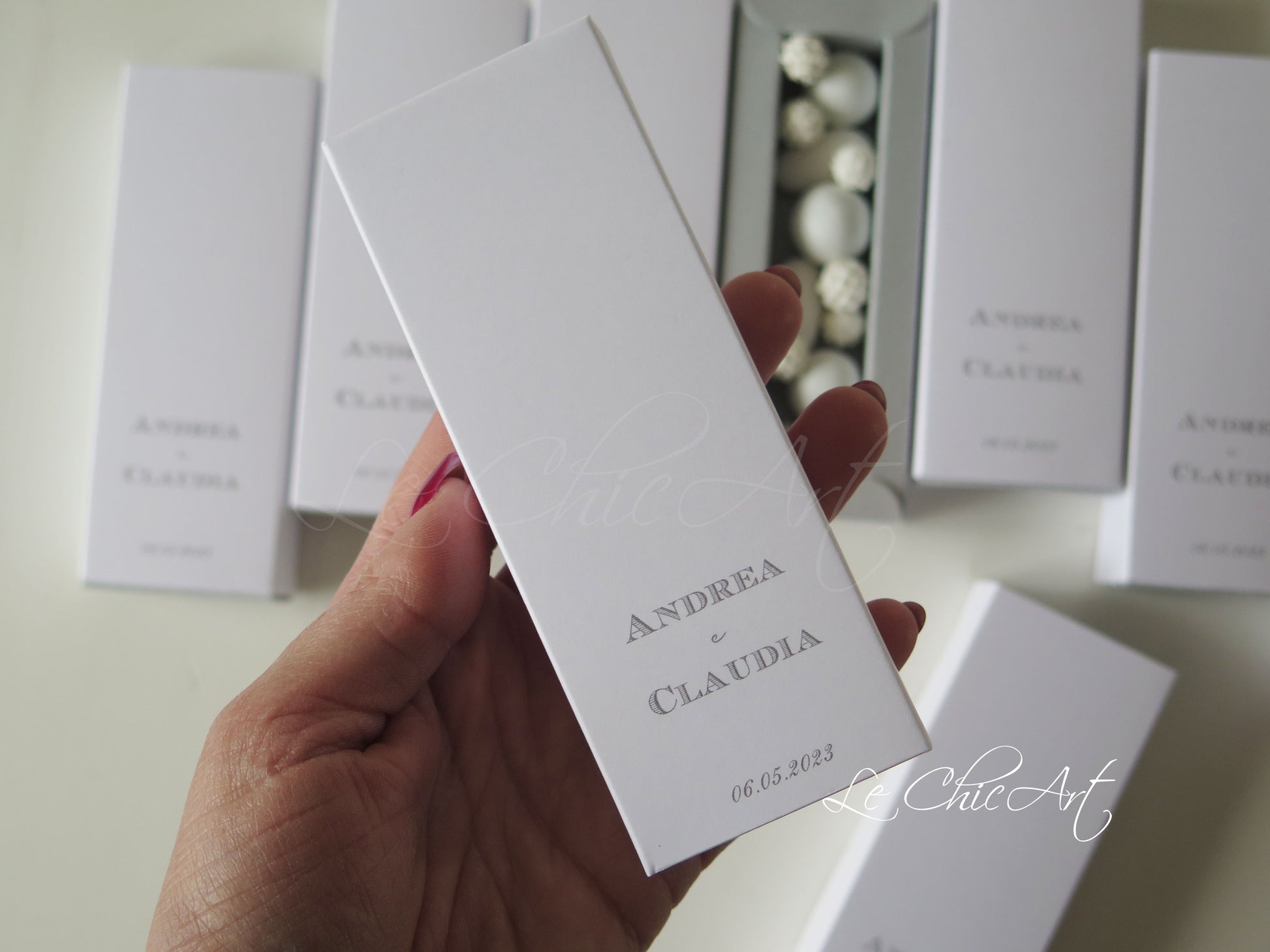Scatoline grigio perla moderne con confetti cerimonia chic
