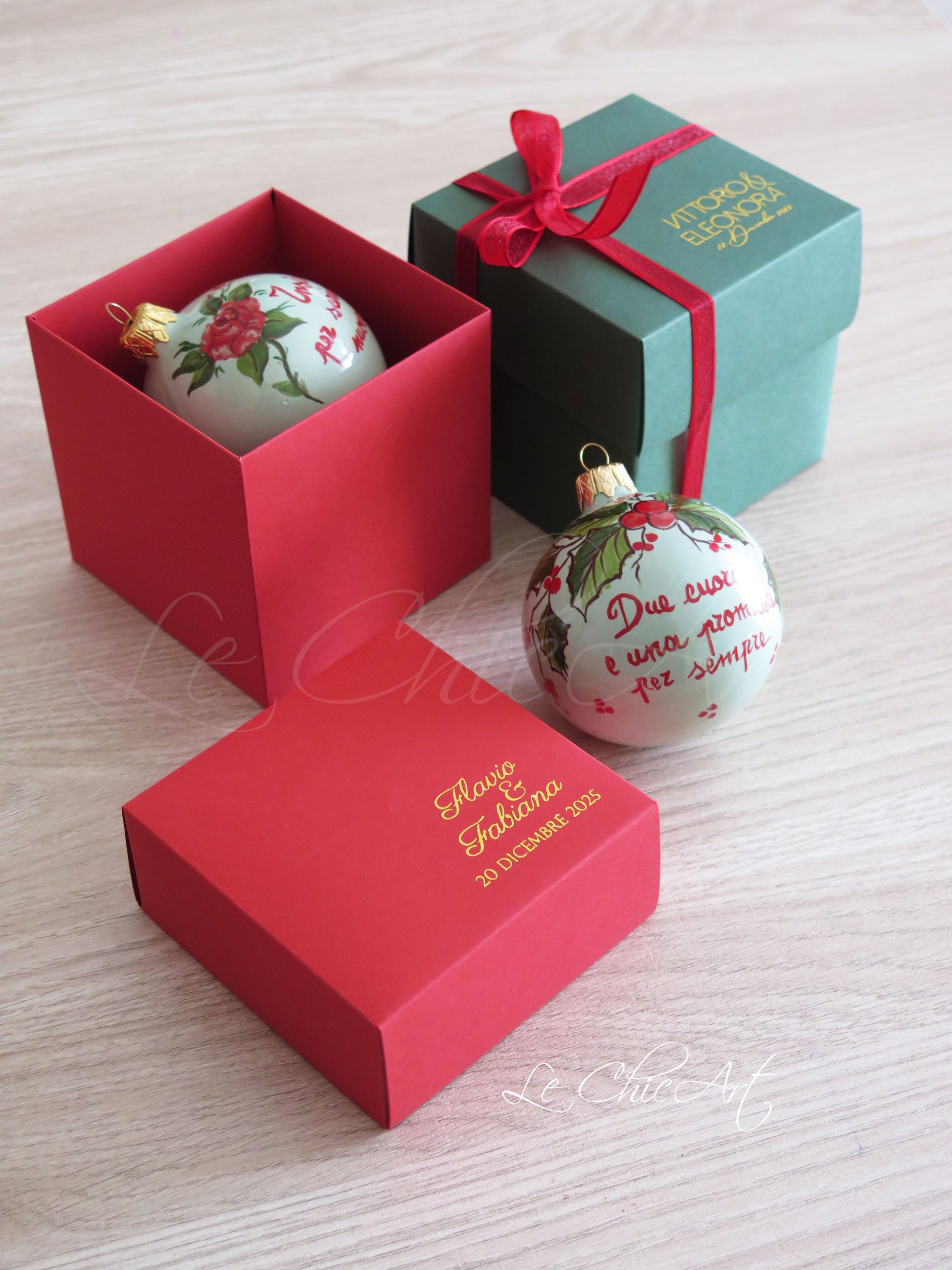 Bomboniera matrimonio romantica palla ceramica rosa rossa frase insieme nuova storia scatola rossa oro lucido artigianato italiano