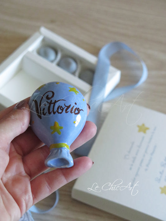 Bomboniera magnete calamita palloncino Piccolo Principe carta da zucchero 7x4x2cm con scatola artigianale 11x11x2cm e nastro chiffon - Le ChicArt Lab
