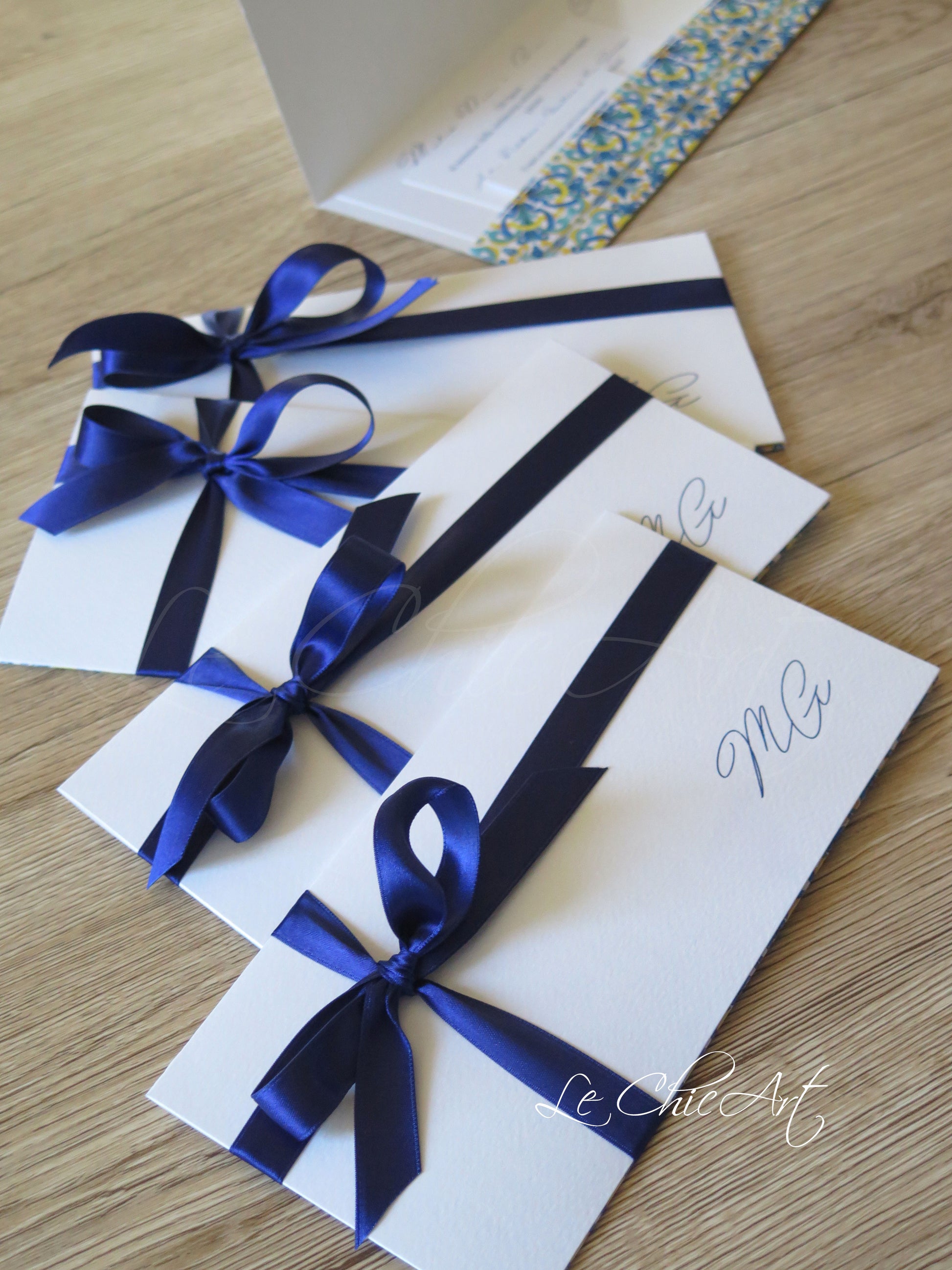 Partecipazione matrimonio maiolica Vietrese blu navy - pochette elegante