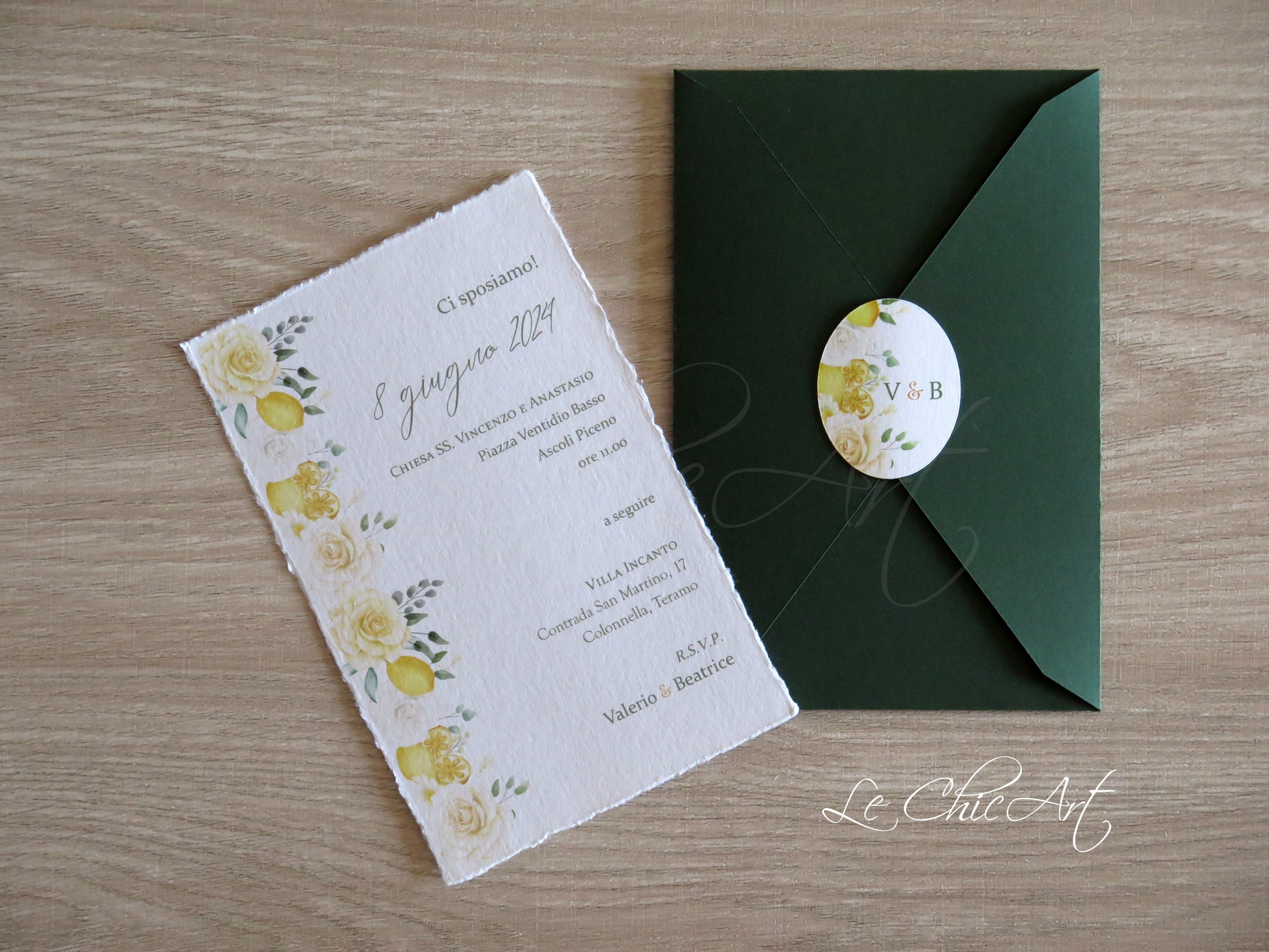 Partecipazione matrimonio Limoni e Rose - busta artigianale verde scuro aperta