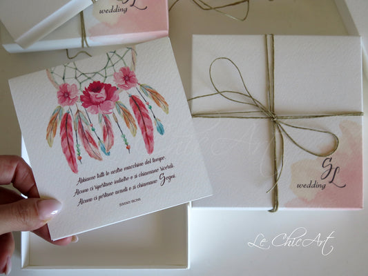 Partecipazioni matrimonio mini box acchiappasogni con piume e perline decorative