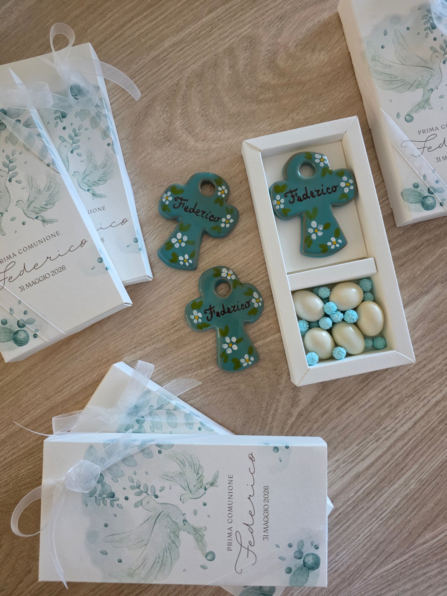 Set 10 Bomboniere Croce Artigianale | Personalizzata con Confetti Maxtris